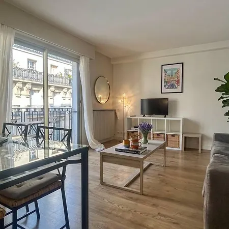 Comfortable Parisian Retreat - Champs-elysees Appartement *