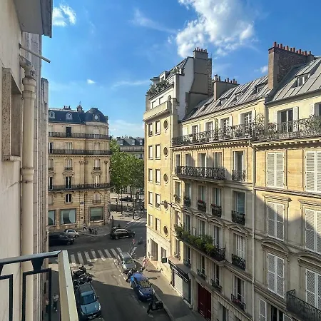 Comfortable Parisian Retreat - Champs-elysees